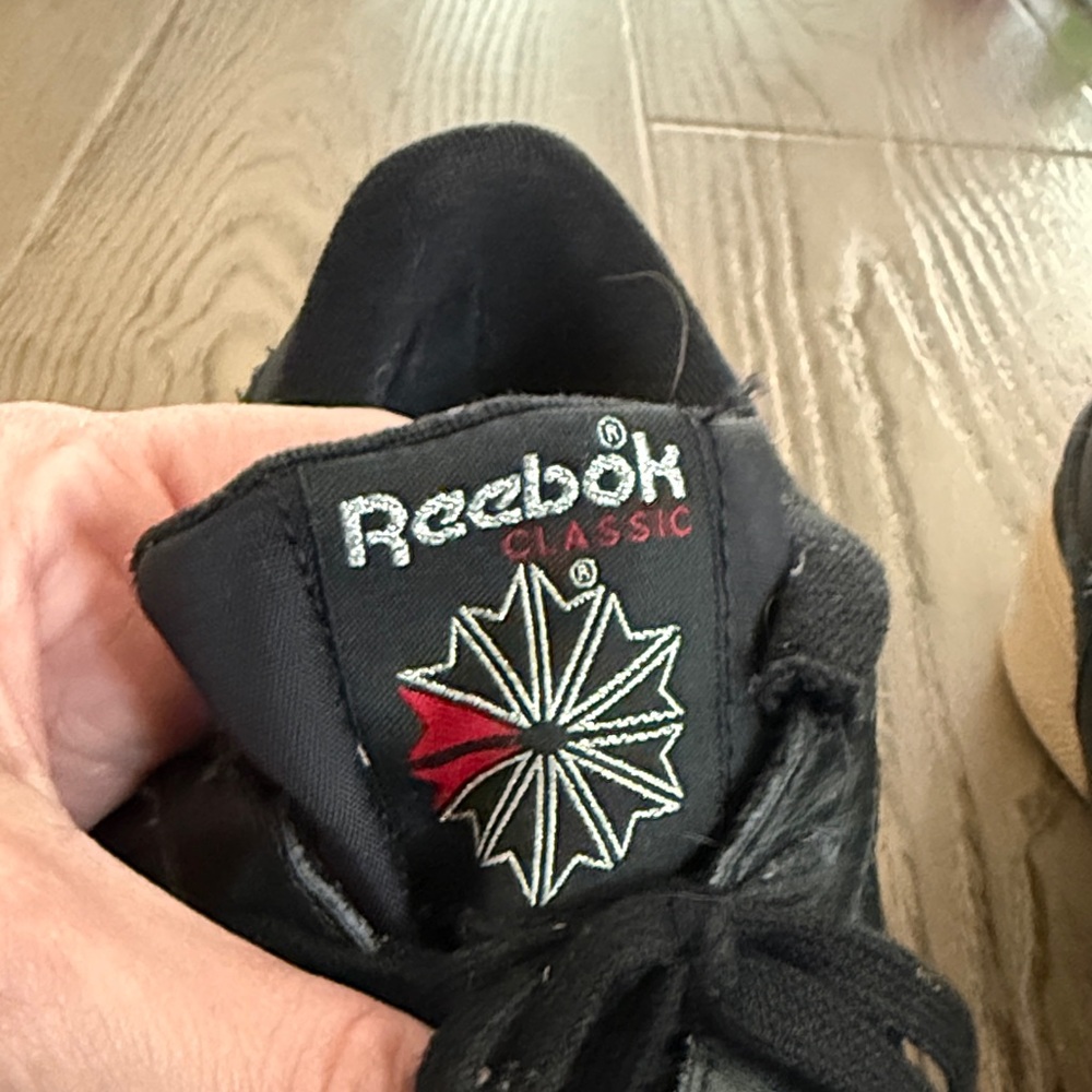 Black Reebok Classics - Picture 2 of 6